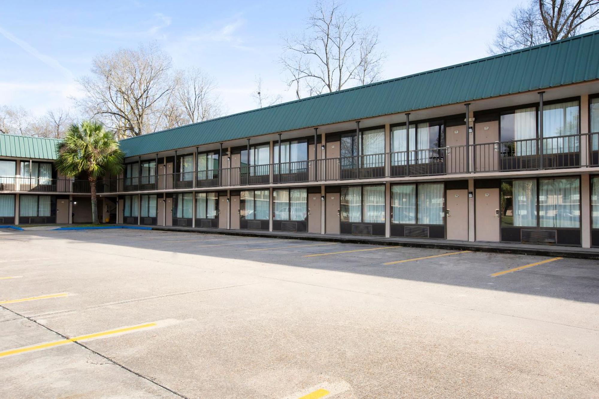 Hotel Oyo La I-10 West 2*